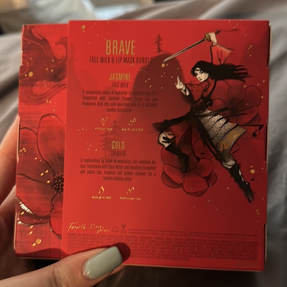 NEW ColourPop x Disney Mulan Cosmetic Gift Set - Picture 4 of 4